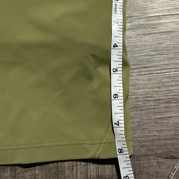 Women’s Lululemon Cropped Tank 2 - Picture 4 of 5